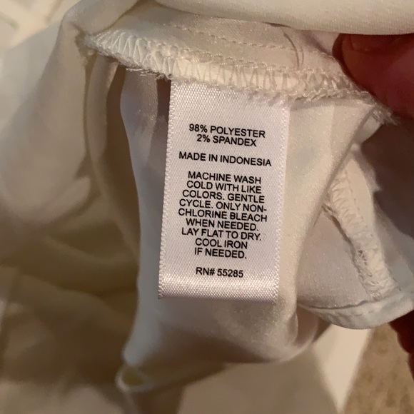 EXPRESS IVORY SILKY TOP - Picture 4 of 5